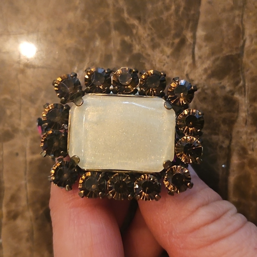 Elegant Cream and Brown Statement Ring